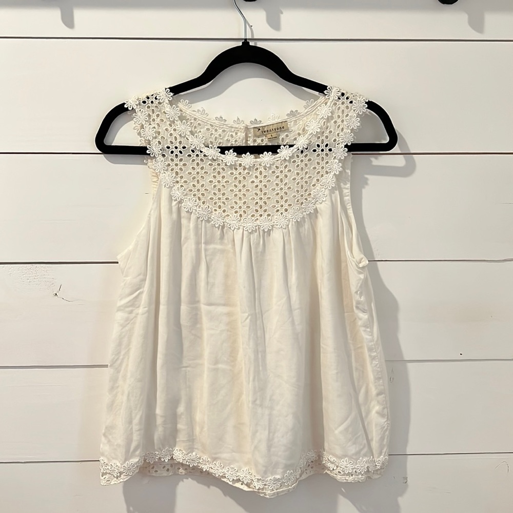 Forever 21 | Floral Eyelet Blouse